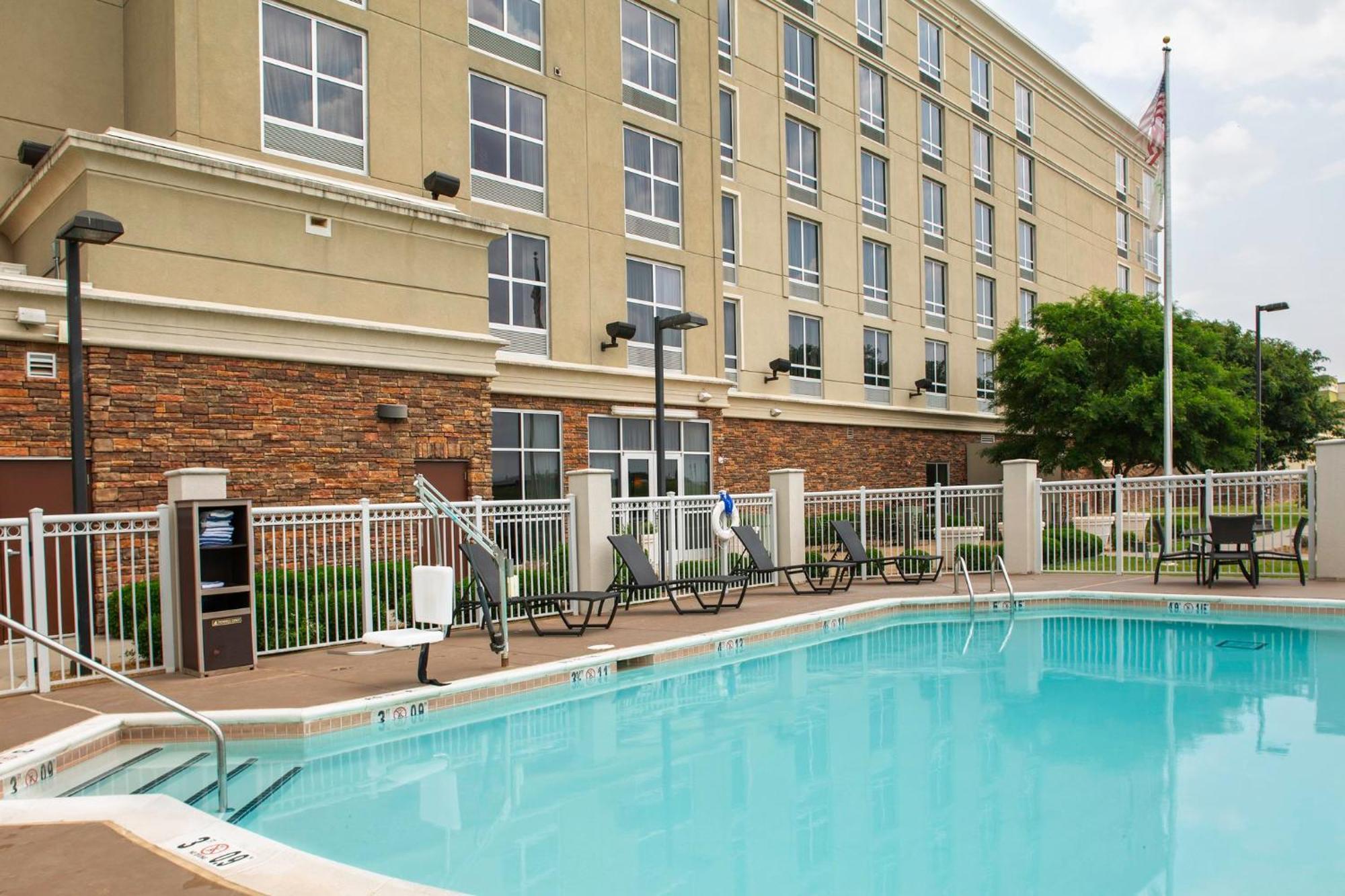 Holiday Inn Ardmore By Ihg Экстерьер фото